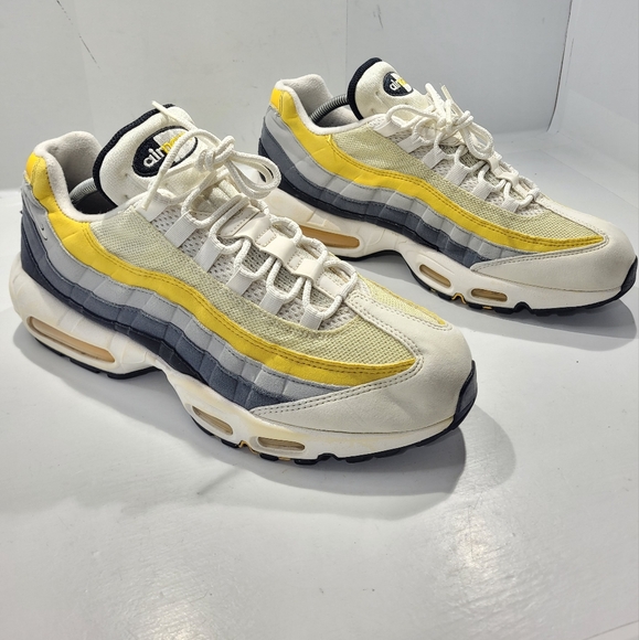 NIKE AIR MAX 95 RUNNING SHOES MEN'S SIZE 11 GREY AMARILLO CD7495-100 - Picture 2 of 16